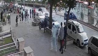 Kayseri&rsquo;de otomobil tramvay durağına &ccedil;arptı: 1 yaralı