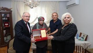 Bakan G&uuml;ler, şehit Alaattin Bulu&ccedil;&rsquo;un ailesini ziyaret etti