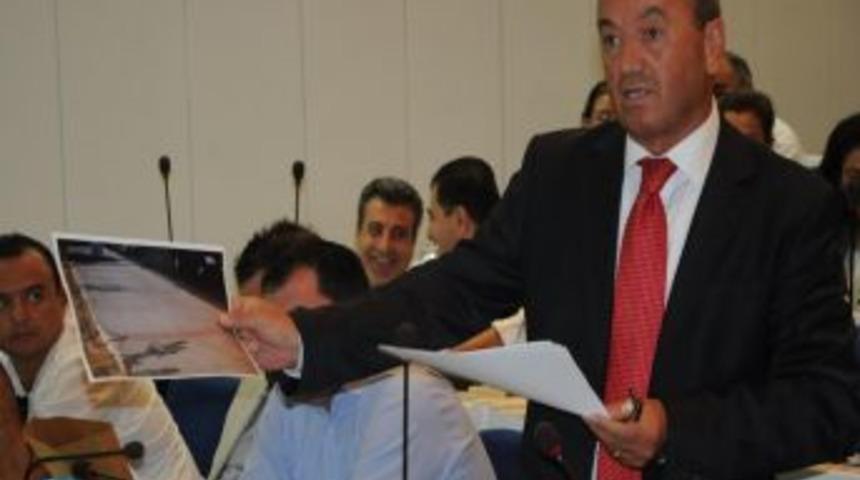 İzmir B&uuml;y&uuml;kşehir Belediyesi b&uuml;rokratları AK Parti'yi de kızdırdı