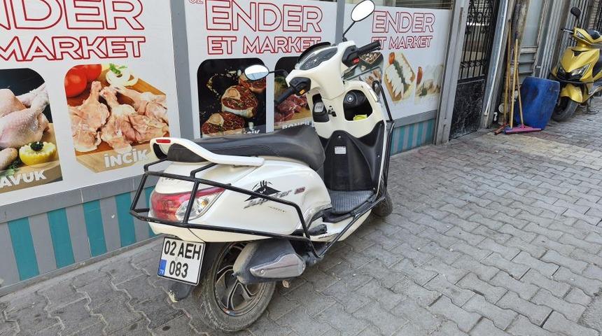 Otomobil ile motosiklet &ccedil;arpıştı: 1 yaralı