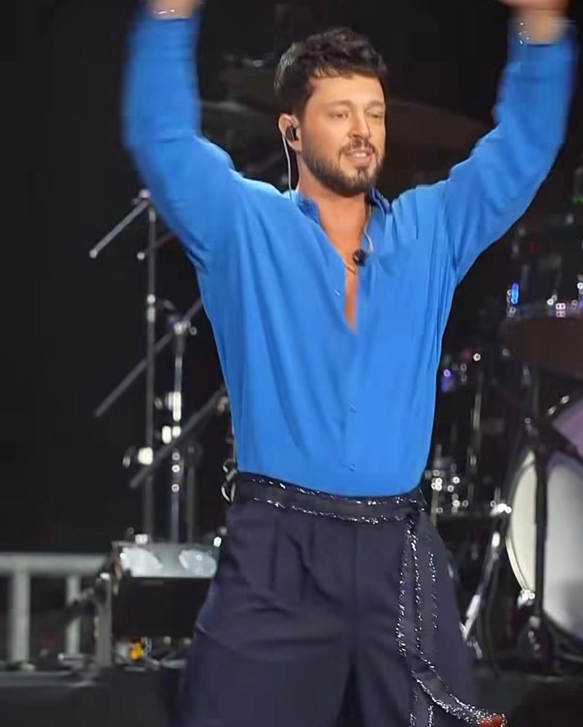 Murat Boz’dan abisiyle sürpriz paylaşım: Benzerlikleri gündem oldu 2