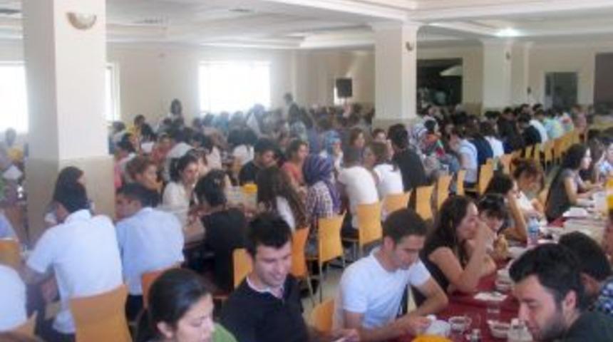 Şanlıurfa'ya yeni atanan &ouml;ğretmenler otogarda karşılandı