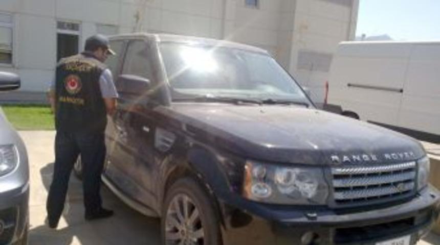 G&uuml;mr&uuml;klerde 36 milyon TL'lik uyuşturucu ve ka&ccedil;ak eşya ele ge&ccedil;irildi