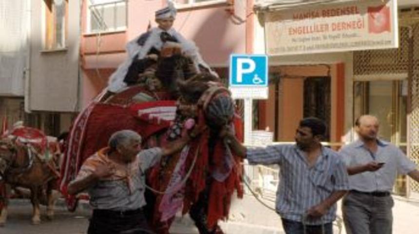 Engelli yakını 5 &ccedil;ocuğa s&uuml;nnet hediyesi