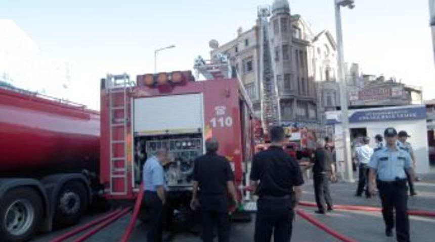 Yangın sistemi, yandaki binayı yanmaktan kurtardı