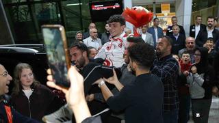 İsrailli rakibini yendi! Milli sporcuya coşkulu karşılama