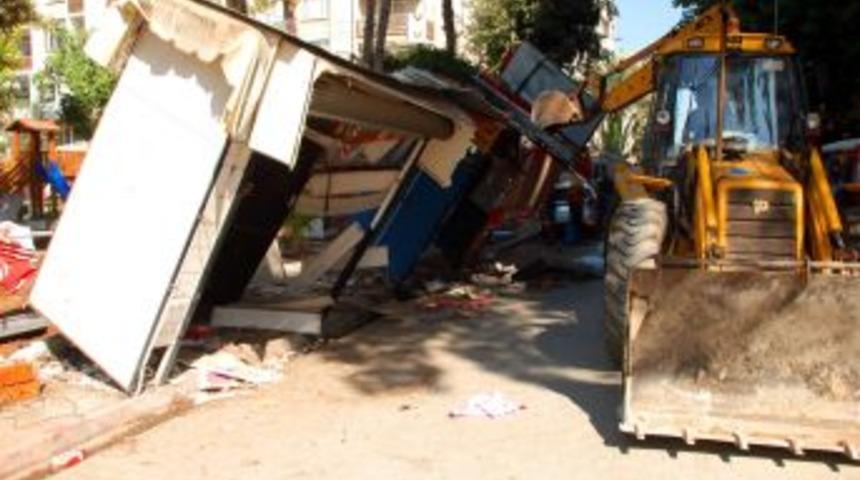 Seyhan Belediyesinin park yenileme &ccedil;alışmaları devam ediyor