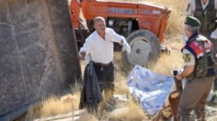 Dursunbey'de trakt&ouml;r can aldı