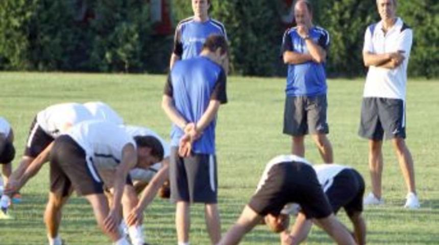 &Ouml;zdeş&rsquo;ten altyapı antren&ouml;rlerinin gelişimine destek