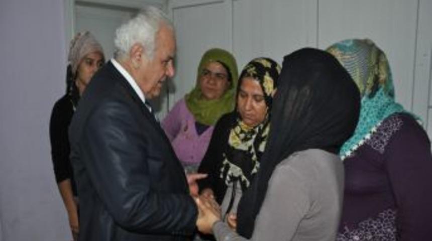 Siirt Valisi Musa &Ccedil;olak, acılı &Ouml;zbey ailesini ziyaret etti