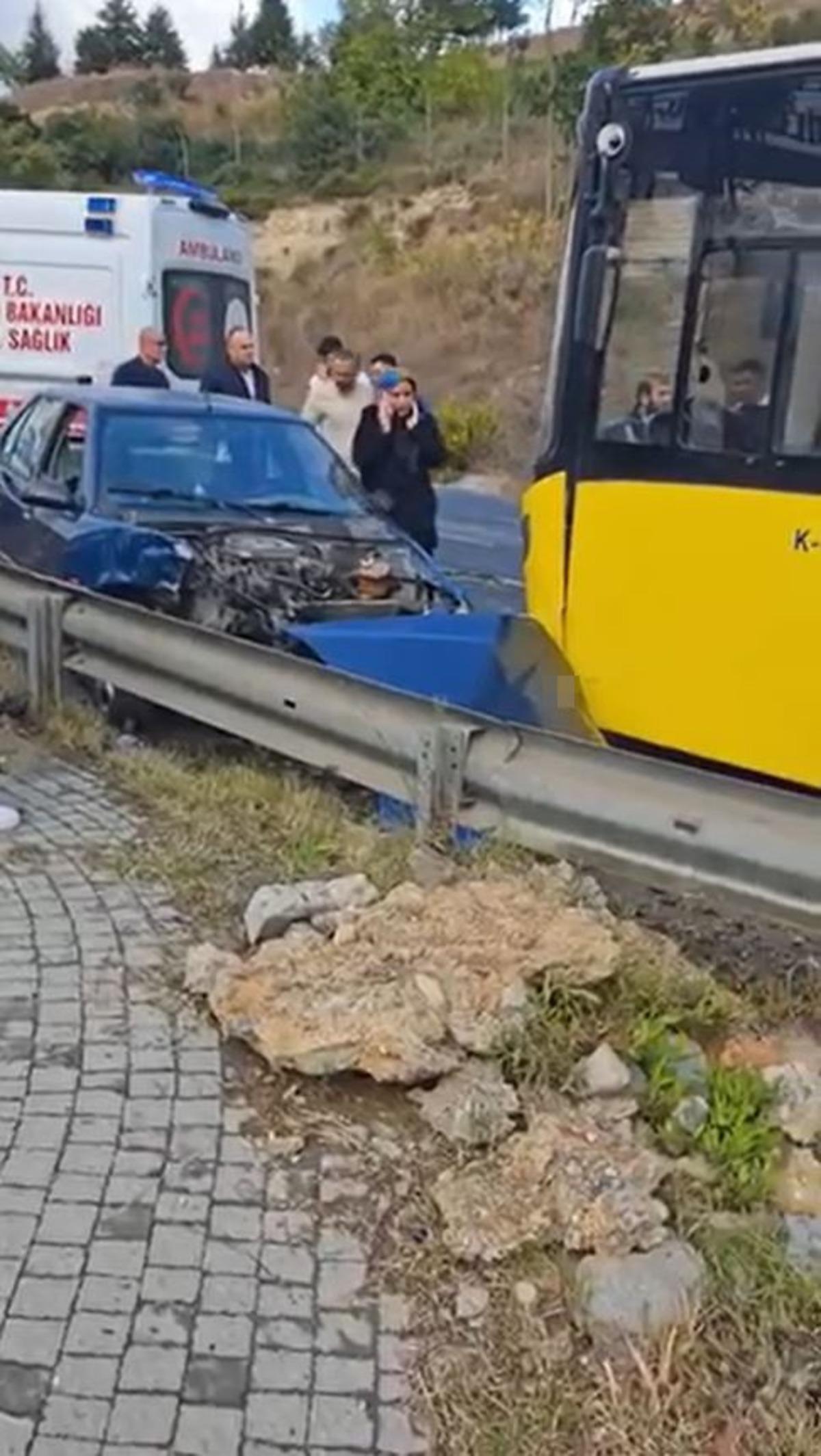 Başakşehir de İETT otob&uuml;s&uuml; otomobille &ccedil;arpıştı: 3 yaralı 1