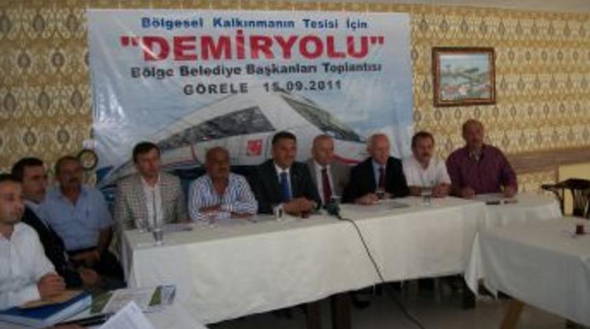 Giresun ve Trabzon il&ccedil;e belediye başkanları: Tren Tirebolu&rsquo;dan ge&ccedil;meli