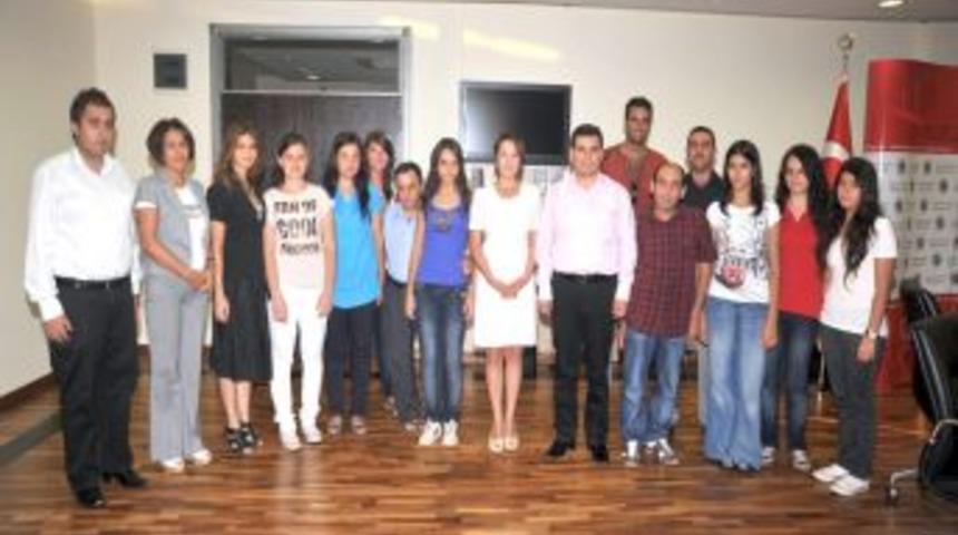 Kepezli &ouml;ğrenciler kamp tecr&uuml;belerini Başkan T&uuml;t&uuml;nc&uuml;'yle paylaştı