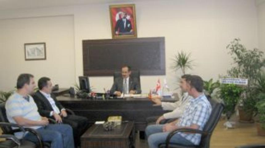 Rekt&ouml;r yardımcısı olarak atanan arkadaşlarını ziyaret ettiler