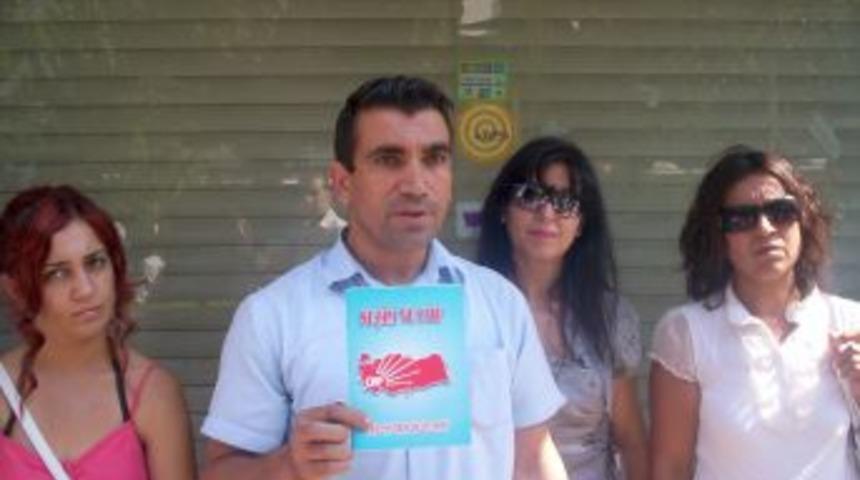 CHP'den ihra&ccedil; edilen Tekin, &uuml;&ccedil; partiliyi de istifaya &ccedil;ağırdı