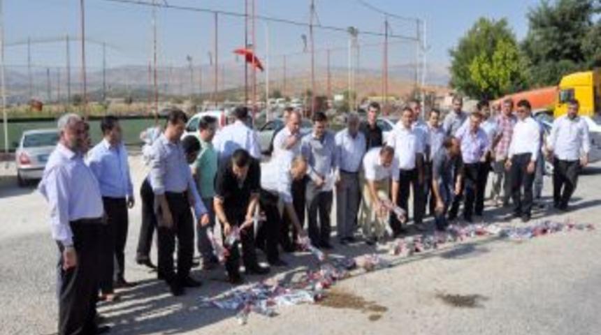 Pazarcık'ta sivil toplum &ouml;rg&uuml;t&uuml; temsilcilerinden polise taziye ziyareti