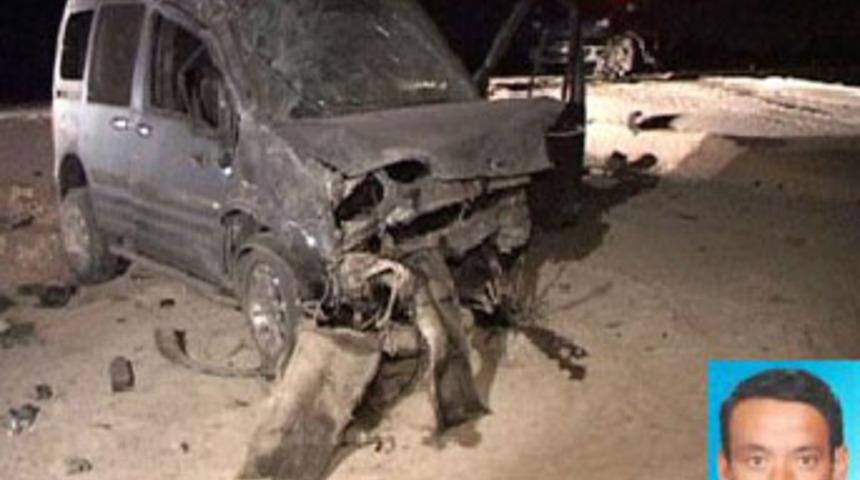 Tek kollu s&uuml;r&uuml;c&uuml; kazada &ouml;ld&uuml;