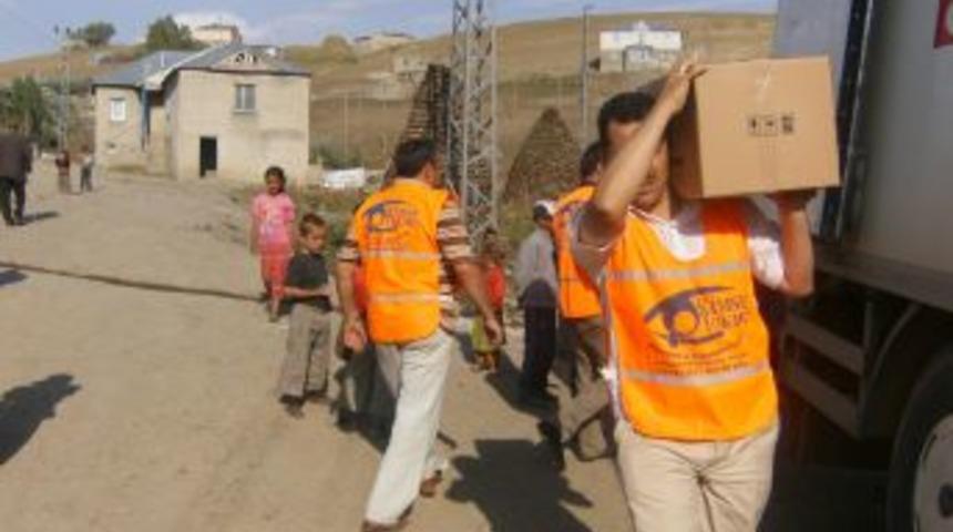 Kimse Yok Mu, Afganlı m&uuml;ltecilere gıda yardımında bulundu