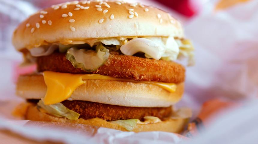 Men&uuml;den restorana her şey yenileniyor: Fast food devinden b&uuml;y&uuml;k d&ouml;n&uuml;ş&uuml;m! 
