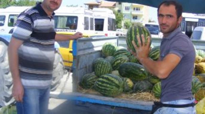 Isparta Senirkent il&ccedil;esinde karpuz 10 kuruşa kadar indi