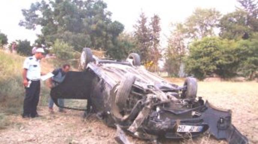 Otomobil şarampole yuvarlandı: 4 yaralı