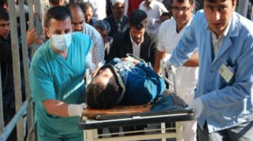 Hatalı sollama yapan otomobil takla attı: 6 yaralı