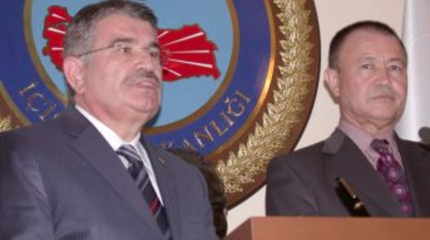 Bakan Şahin: ter&ouml;rist saldırı kuvvetli, 3 &ouml;l&uuml; var