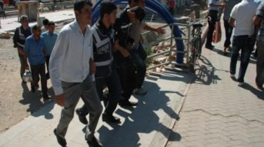 Siirt Kurtalan Ekspresi&rsquo;nden alınan zanlılar sağlık kontrol&uuml;nden ge&ccedil;ti