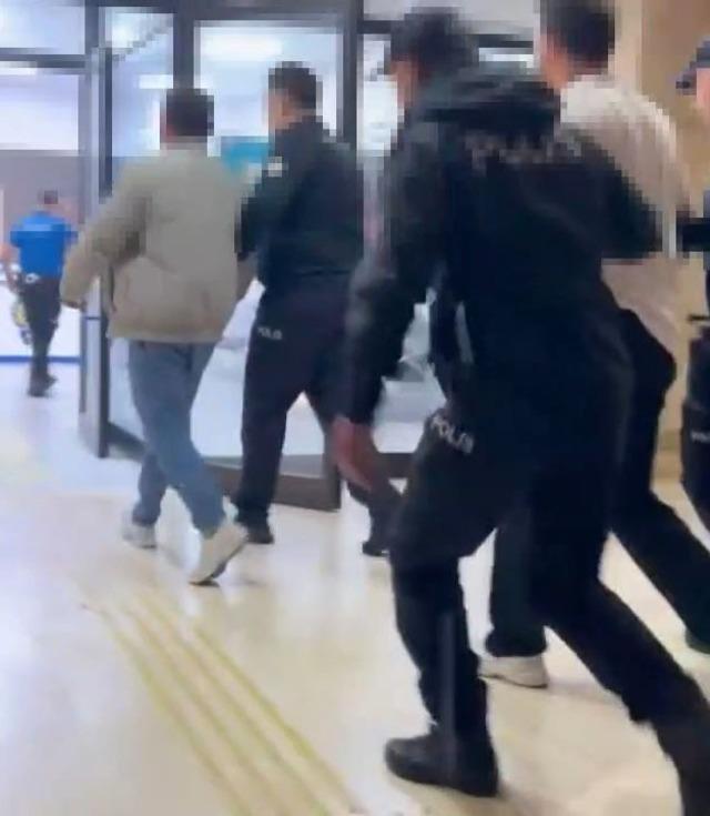 Beylikd&uuml;z&uuml;&rsquo;nde sitede park yeri nedeniyle silahlı kavga &ccedil;ıktı,  o anlar kamerada 4