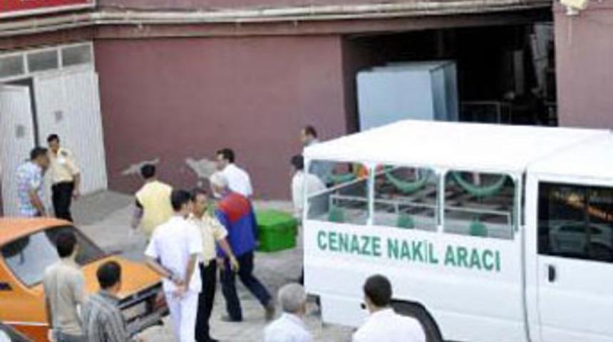 K&uuml;&ccedil;&uuml;k &ccedil;ocuğu &ouml;ld&uuml;r&uuml;p &ccedil;uvala koydular