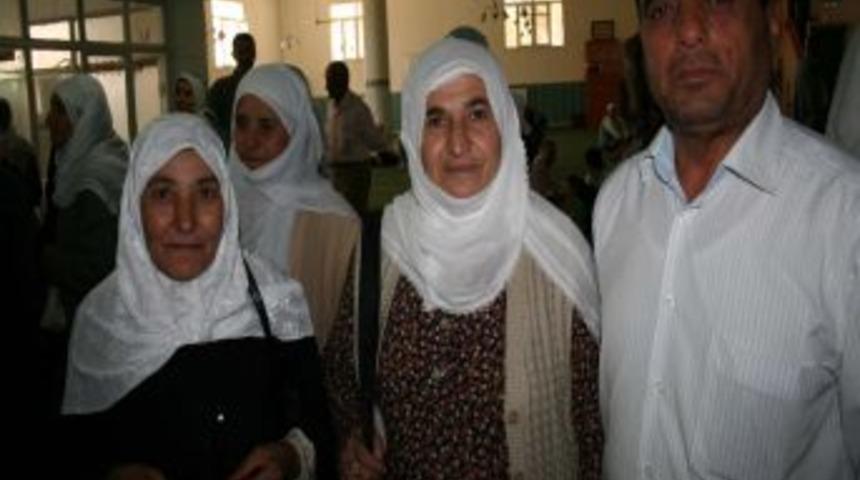 Midyat&rsquo;ta haca gidecek adaylar aşı oldu