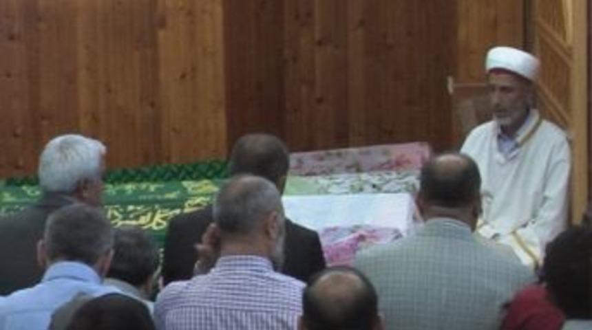 Ter&ouml;r saldırısında hayatını kaybedenler toprağa verildi