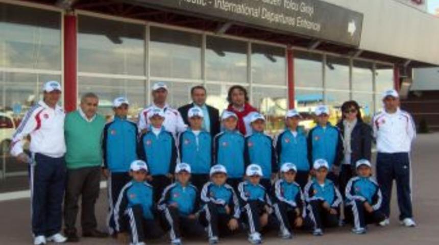 ASA Futbol Takımı, İspanya'ya u&ccedil;tu