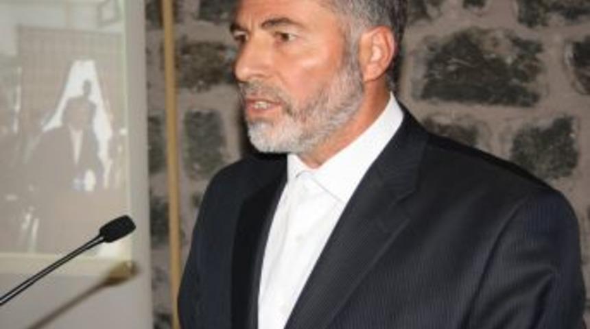 "Gen&ccedil;liğin olumlu davranışları bir toplumun yaşadığı g&uuml;zelliklerdir"