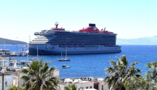 Bodrum'a "Oosterdam" kruvaziyeriyle 1952 turist geldi