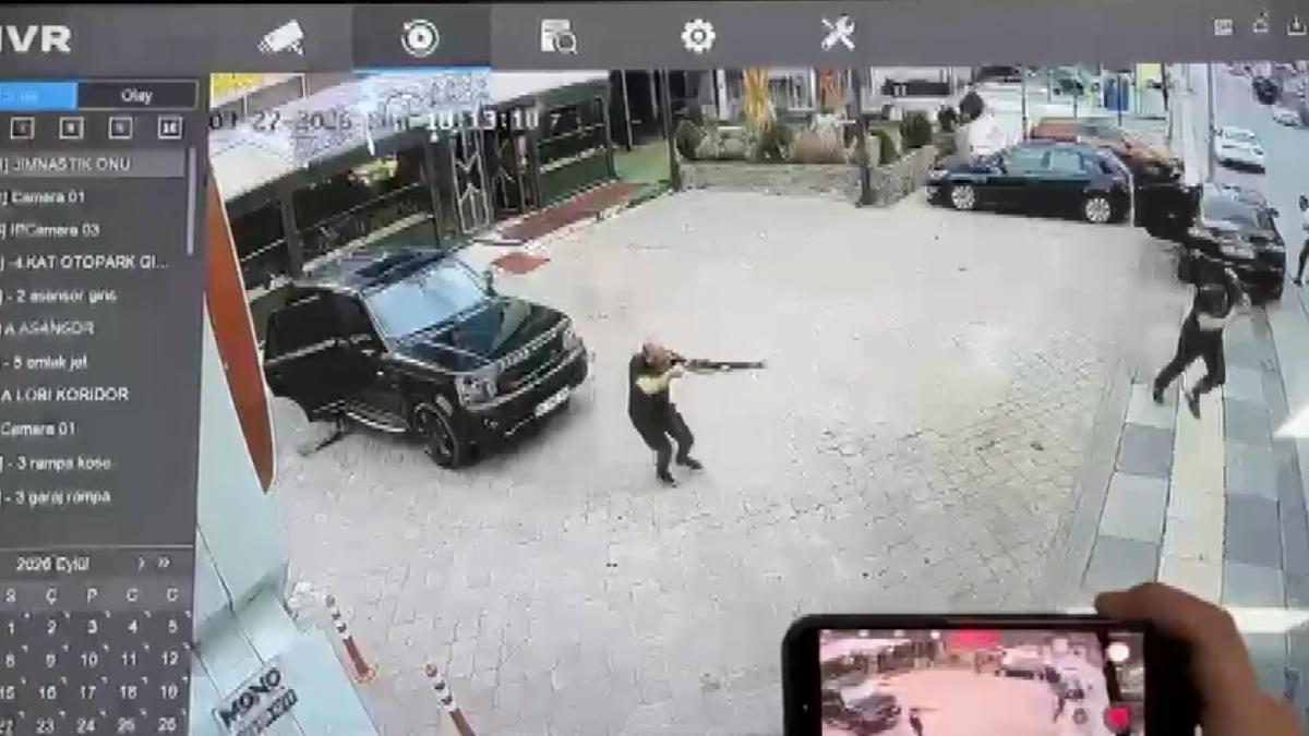 Ankara da kanlı hesaplaşma! Ara&ccedil;tan silahı &ccedil;ıkartıp kurşun yağdırdı: 1 &ouml;l&uuml;, 1 yaralı 1