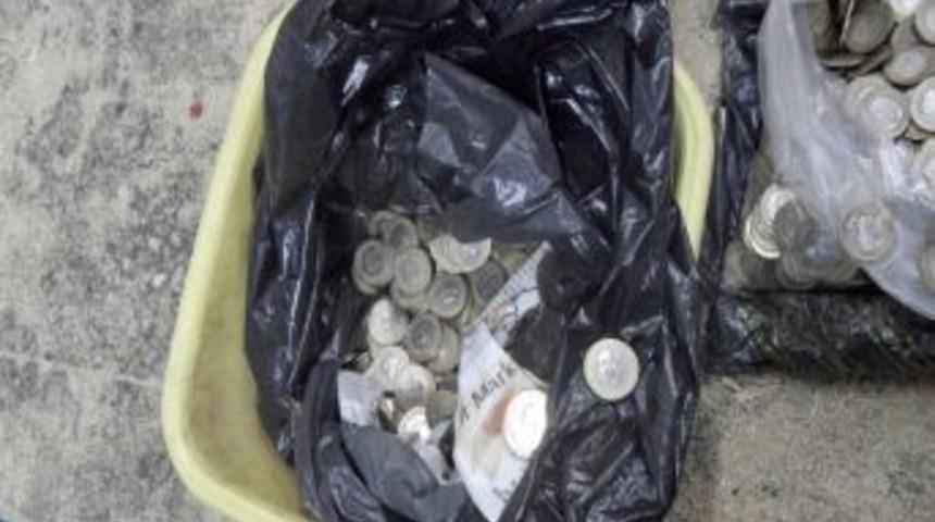 Metal para kalpazanları sanayi sitesinde yakalandı