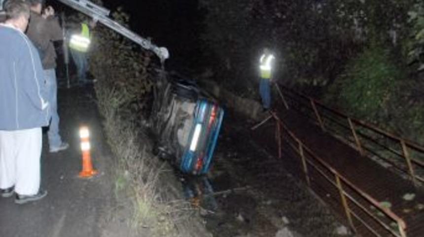 Aşırı hız ve alkol kaza yaptırdı