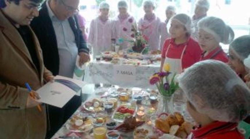 &Ccedil;ocuklardan b&uuml;y&uuml;klere sağlıklı beslenme dersi