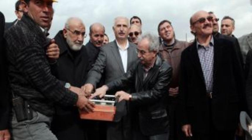 Atat&uuml;rk &Uuml;niversitesi kamp&uuml;s&uuml;ne yeni cami