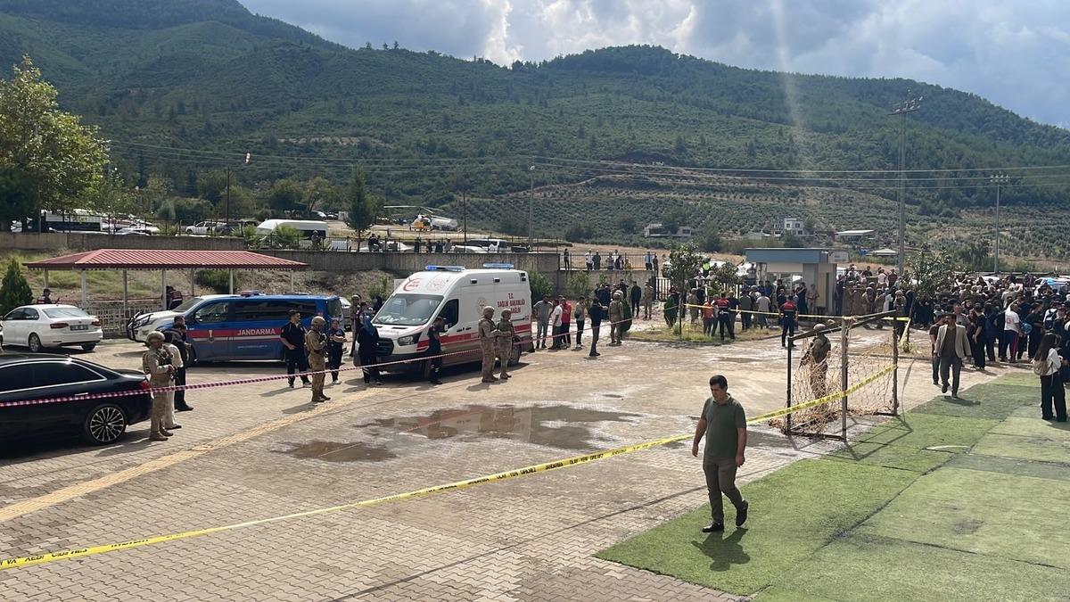 Osmaniye de korkun&ccedil; olay! Okul bah&ccedil;esinde &ouml;ğretmene silahlı saldırı: Vali Serdenge&ccedil;ti den a&ccedil;ıklama 1
