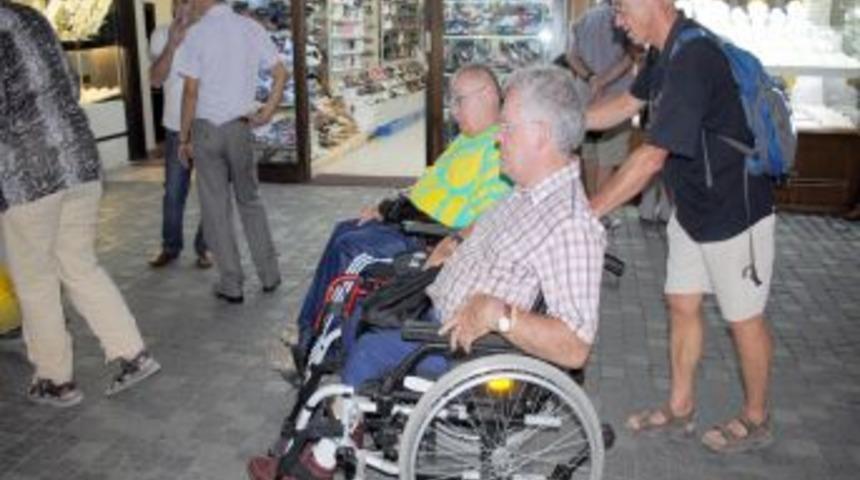 Ruslar da Almanlar gibi kışın Antalya'da g&uuml;neşlenmek istiyor