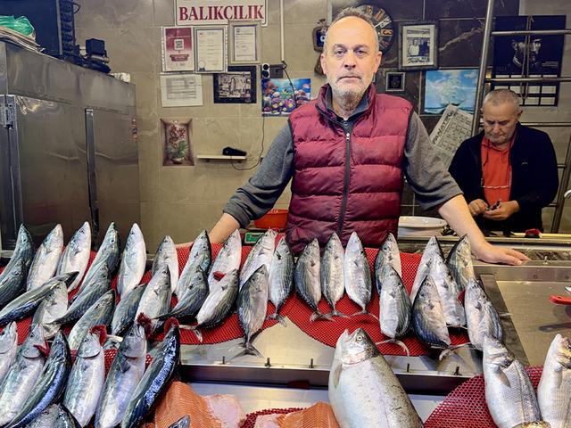 Tanesi 100-125 liradan alıcı buluyor! "Şu an herkes taze balık satıyor"