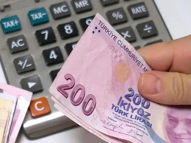 Emekli maaşında t&uuml;m hesaplar yeniden! &Uuml;&ccedil; farklı senaryo &ouml;ne &ccedil;ıkıyor