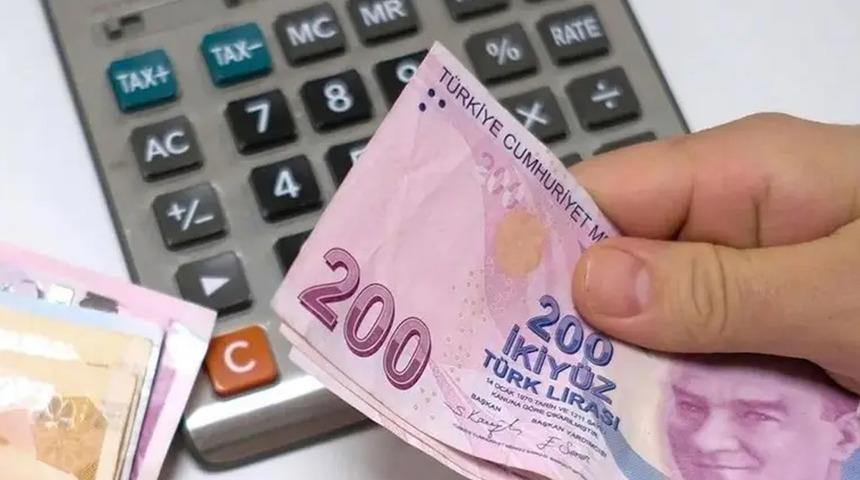 Emekli maaşında t&uuml;m hesaplar yeniden! &Uuml;&ccedil; farklı senaryo &ouml;ne &ccedil;ıkıyor
