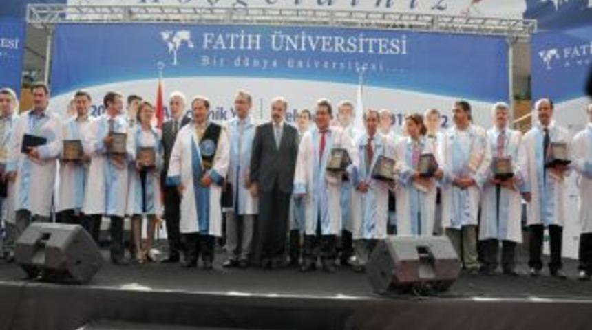 Bakan Din&ccedil;er, Fatih &Uuml;niversitesi&rsquo;nin akademik yıl a&ccedil;ılışına katıldı