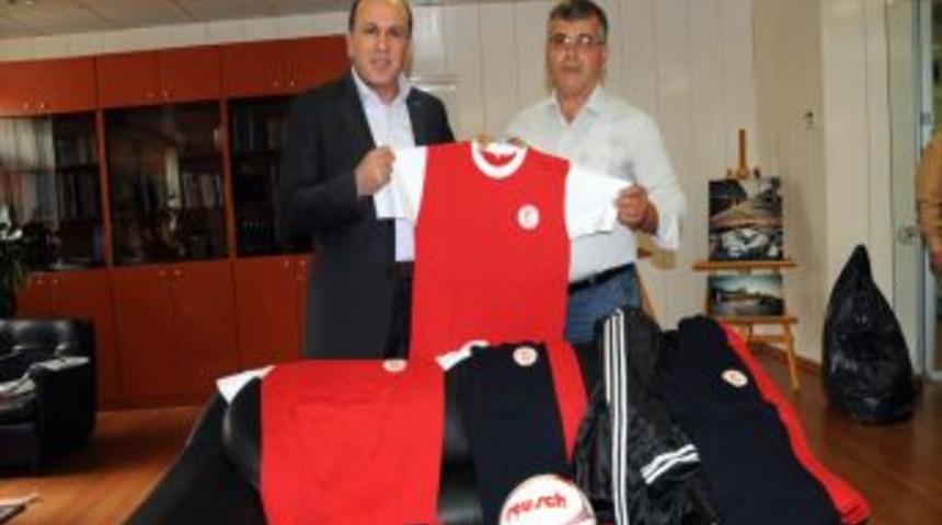 Balıkesir Belediye Başkanı Ok`tan amat&ouml;r spora destek