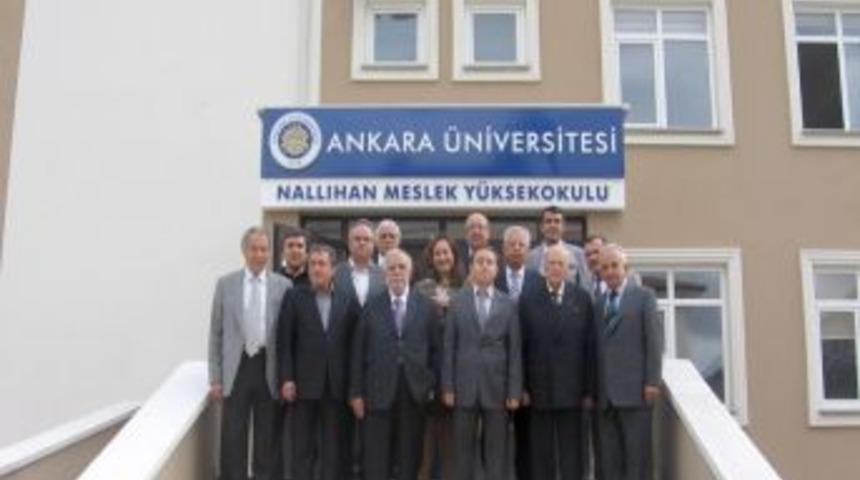 Nallıhan Vakfı y&ouml;netimi il&ccedil;ede ziyaretlerde bulundu