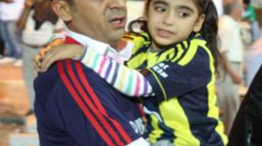 Taşkınlık yapan Mersin İdmanyurdu taraftarlarına polis m&uuml;dahale etti