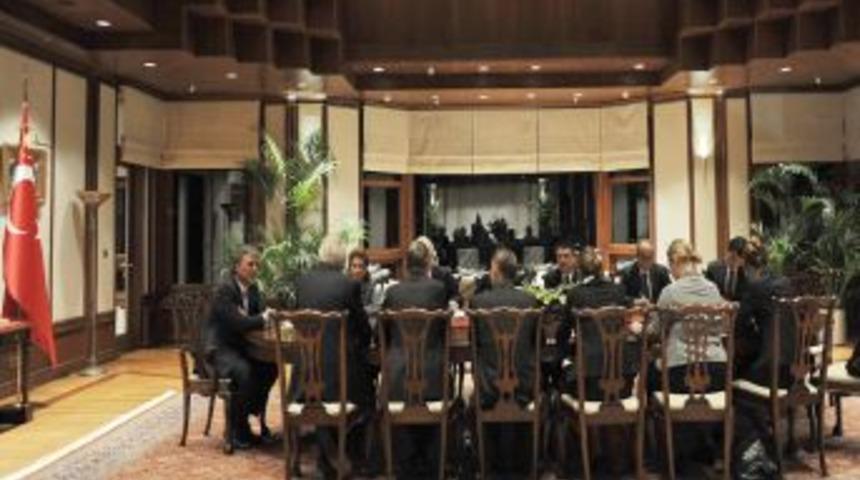 Cumhurbaşkanı G&uuml;l, İsve&ccedil; Dışişleri Bakanı Bildt'i kabul etti